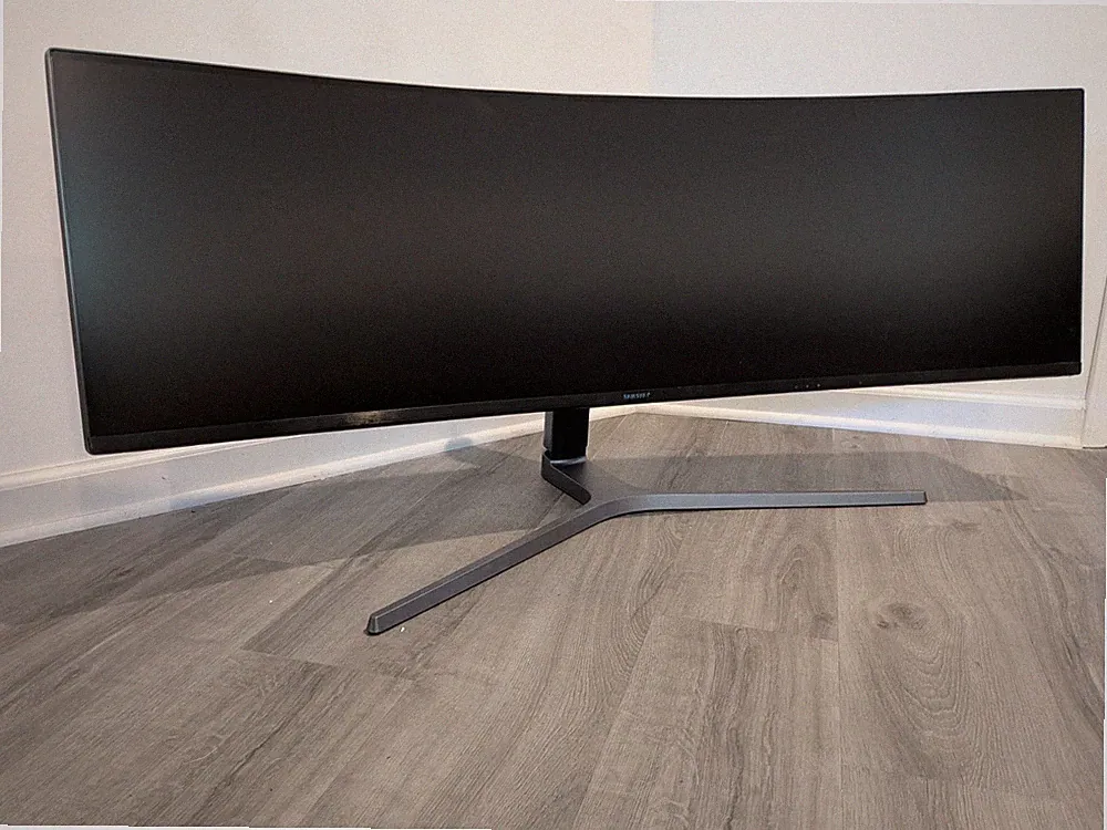 Samsung CHG90 49-Inch QLED Monitor 144Hz Ultrawide, 3840x1080, 1ms, FreeSync