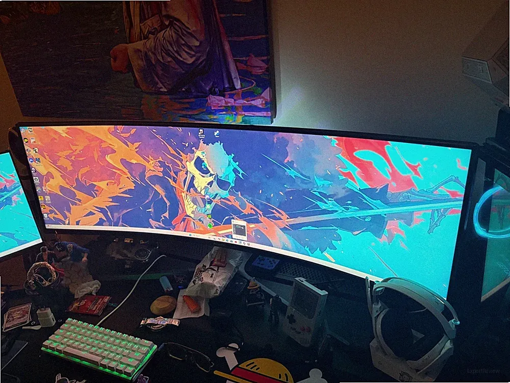 Samsung CHG90 49 inch QLED Monitor. Takes about 10 minutes to warm up then runs.