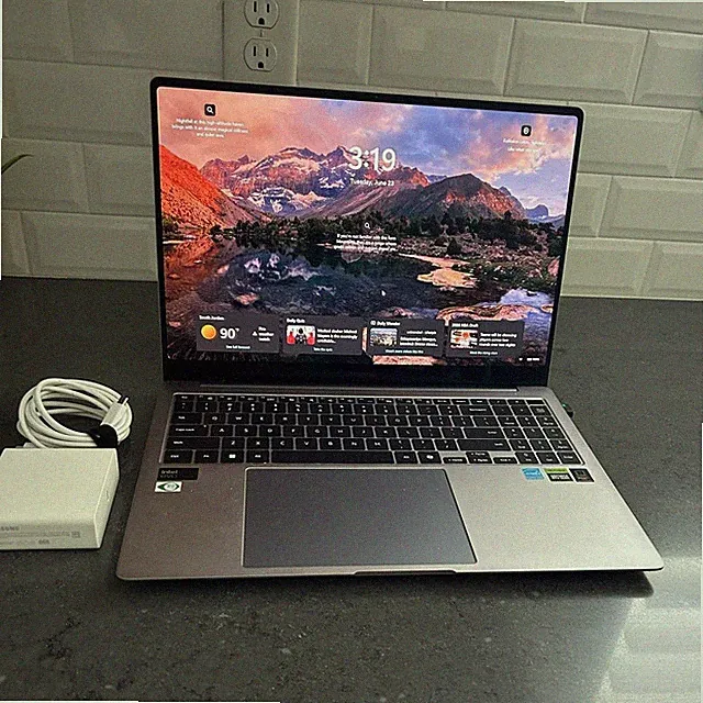 Samsung Galaxy Book4 Ultra 16" Intel Core Ultra 7 32GB RAM 1TB SSD RTX 4050 Gray