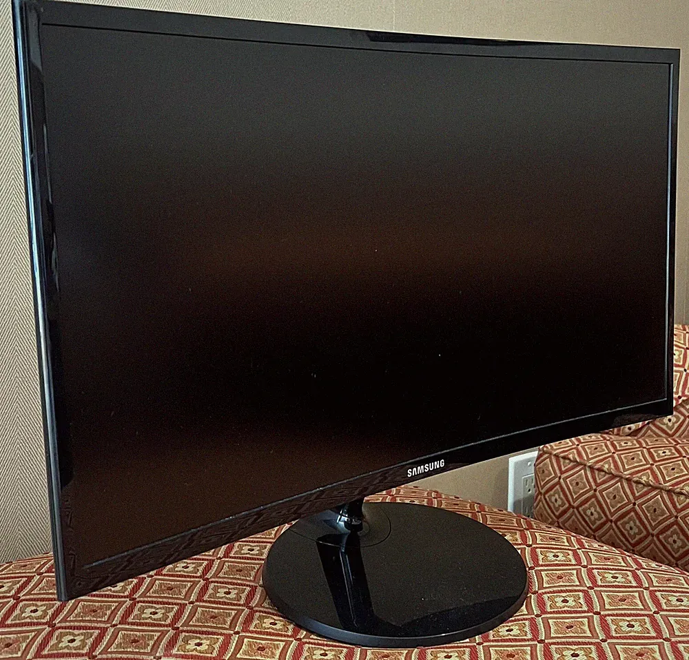 Samsung Gaming Monitor | Comes With HDMI And Power Cord