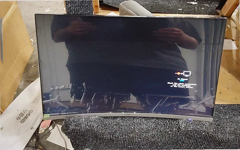 Samsung LS32D396GANXZA S39GD FHD 100Hz Curved 32" Monitor with Speakers