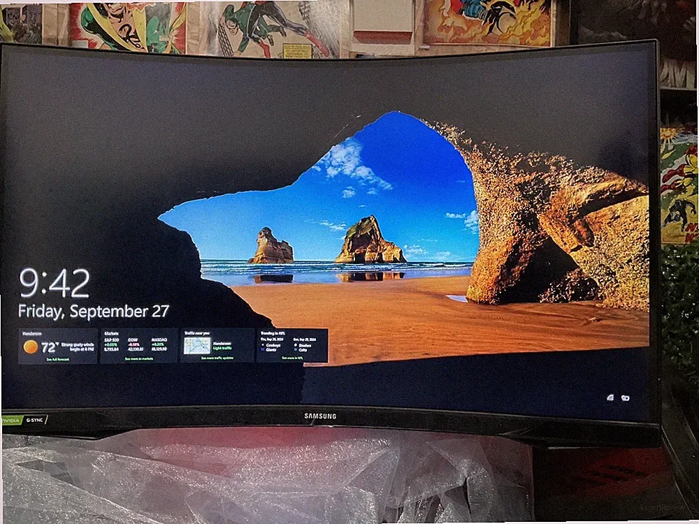 Samsung Odyssey G7 27" Curved 1440p 240hz G-sync Monitor