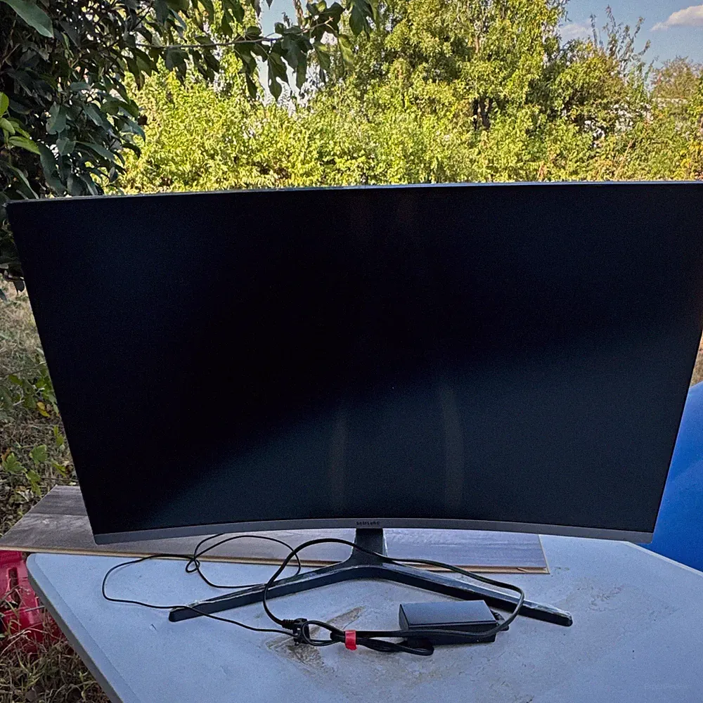 Samsung Odyssey G9 49" Curved 32:9 5120x1440 240Hz 1ms DP HDMI Black