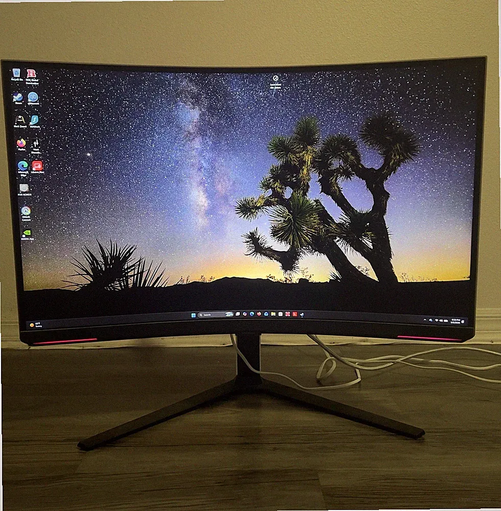 Samsung Odyssey Neo G8 32'' 4K UHD VA LED Curved G85NB Gaming Monitor