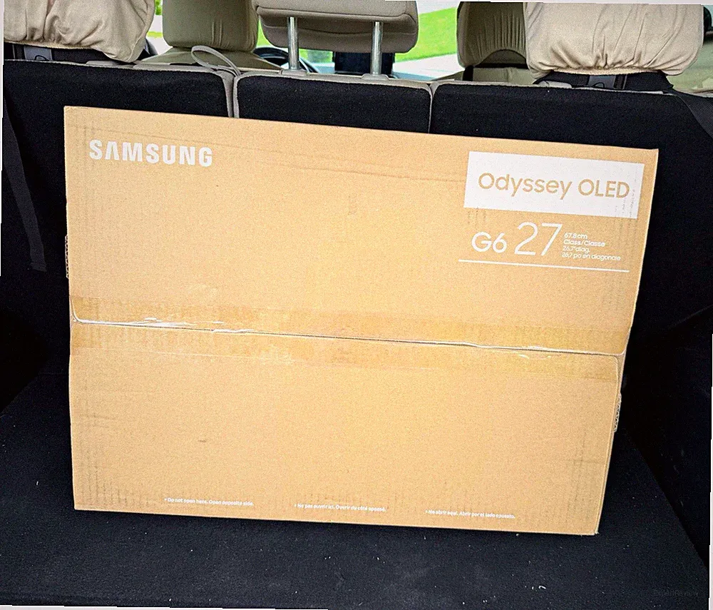 Samsung Odyssey OLED G6 27" QHD 240Hz Glare Free Gaming Monitor LS27HG612SNXZA