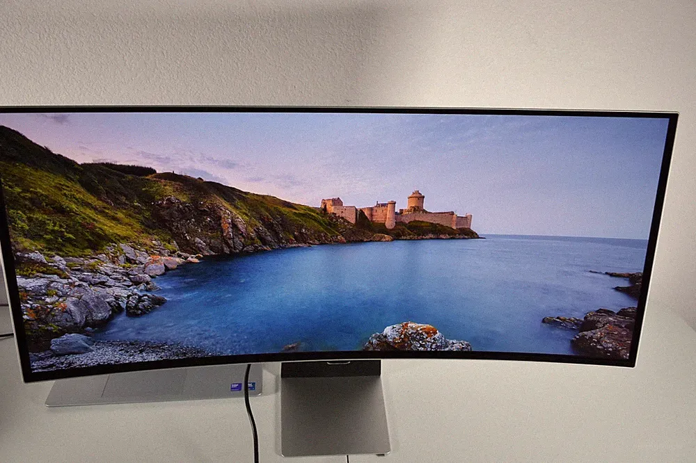 Samsung Odyssey OLED G8 34 in 3440 x 1440 Curved Monitor - LS34BG850SNXZA
