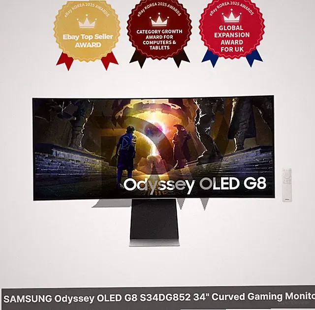 SAMSUNG Odyssey OLED G8 S34DG852 34" Curved Gaming Monitor Ultra WQHD / Express