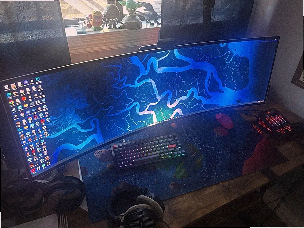 SAMSUNG Odyssey OLED G9 49” Curved Smart Gaming Monitor S49CG954SN