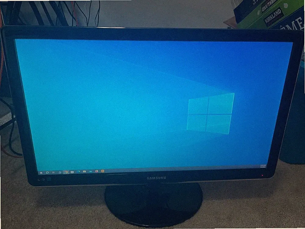 Samsung S27A350H 27.5inch Computer/Gaming Monitor, LCD, 60HZ, HDMI, XBOX, PC.