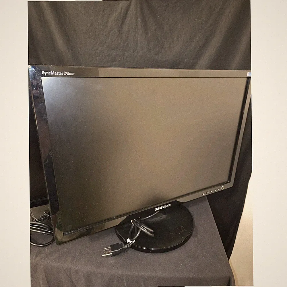 Samsung Syncmaster 245bw 24 Inch Gaming Monitor With Cables Adjustable Stand