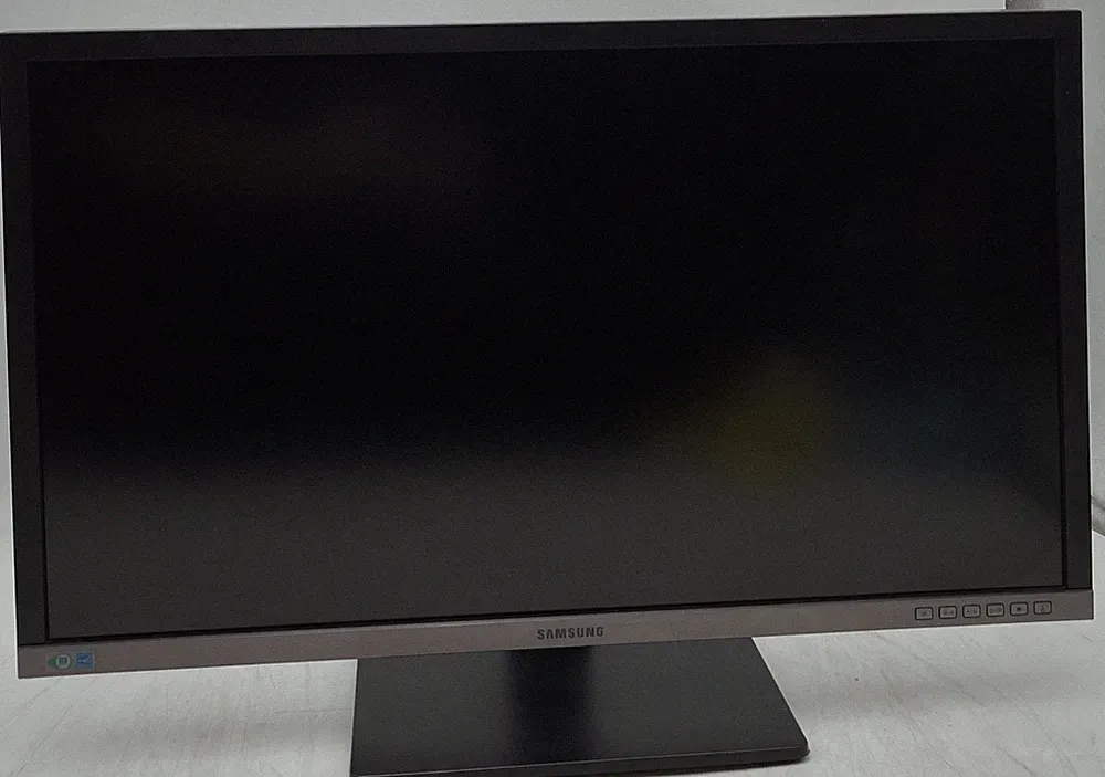 Samsung U28E850R 28" 4K UHD LED Monitor 3840x2160 60Hz HDMI DP USB w/ Stand