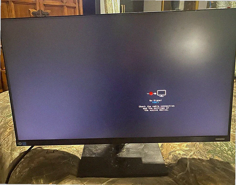 Samsung U32J590 32" 4K UHD LED Monitor 60Hz 4ms HDMI DisplayPort Black