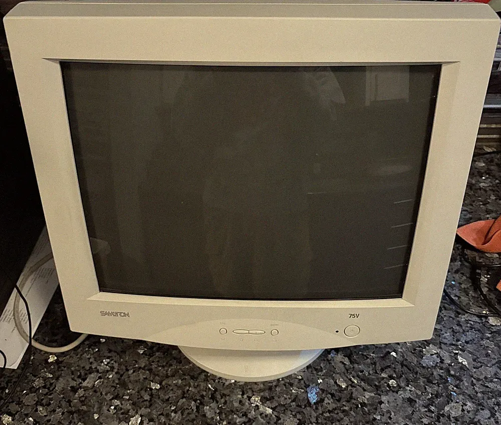 Samtron 75V 17" CRT PC Monitor Retro Gaming VGA Display Samsung Tested 2000