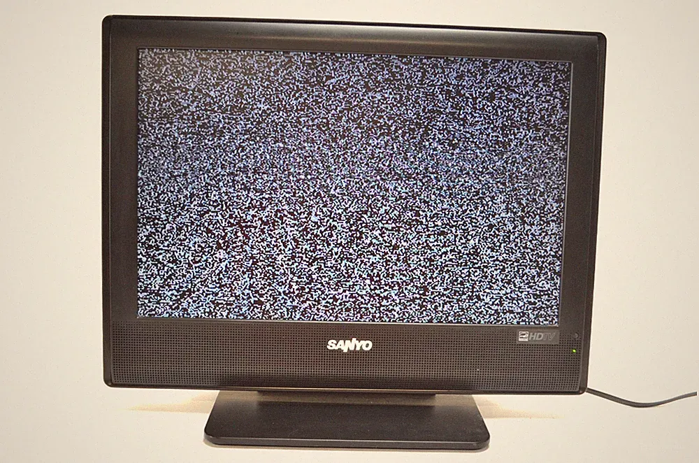 Sanyo DP19648 19" LCD HDTV 720p TV/Monitor Retro Gaming VGA RCA/Comp No Remote