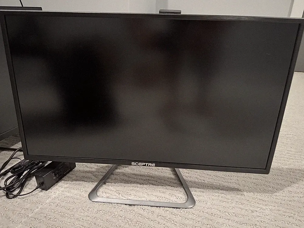 Sceptre IPS 27" 4K UHD LED Monitor DIsplayPort HDMI DVI Build-in Speakers, Frame