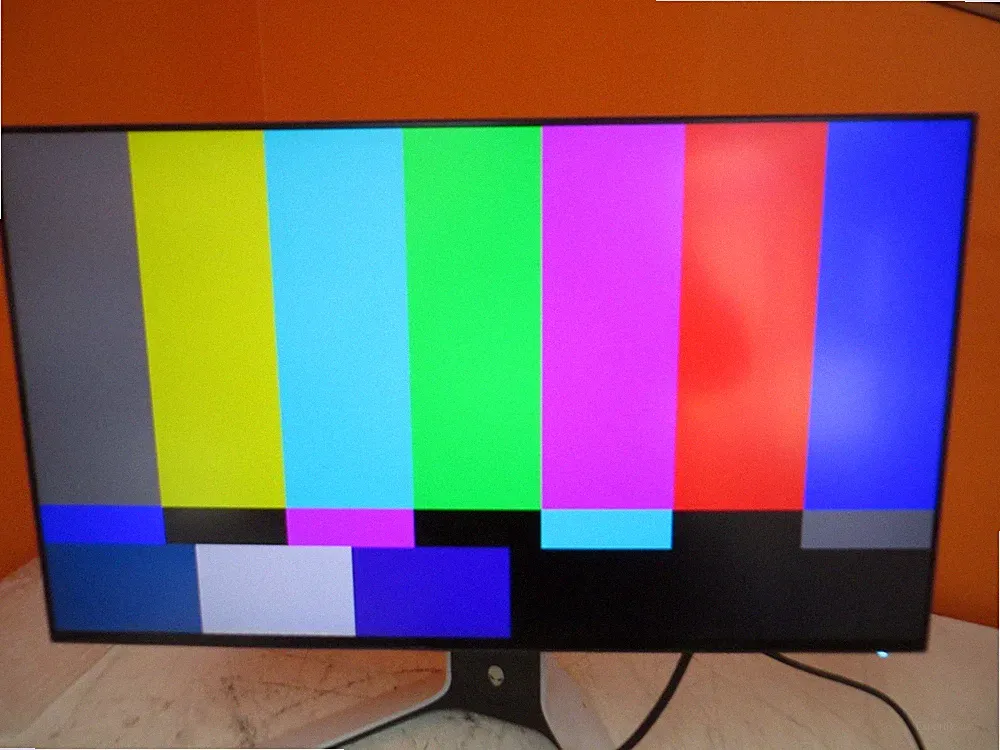 Scratched Screen Alienware AW2721D 27" QHD 2560x1440 144Hz DP Gaming Monitor