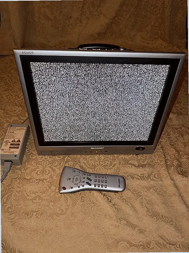 SHARP AQUOS Liquid Crystal 15” TV LC-15S1U-S 12V 37W LCD 4:3 RETRO GAMING WORKS