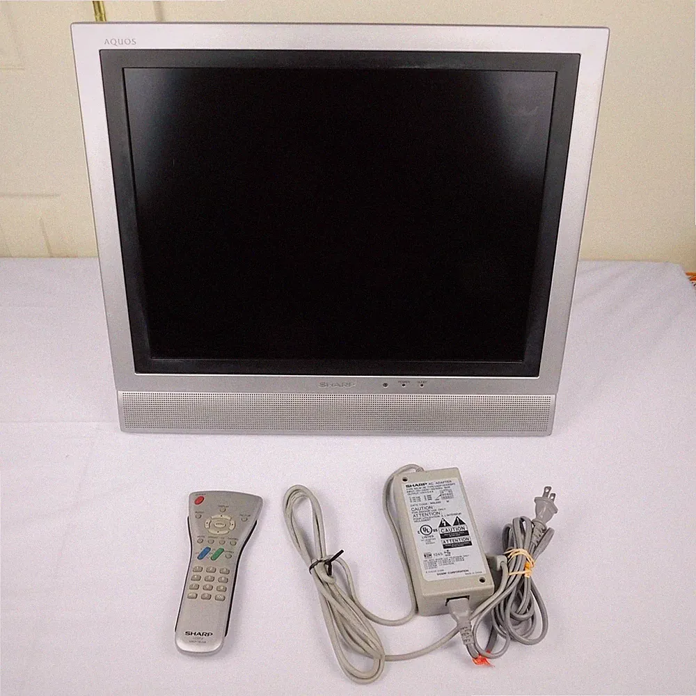 Sharp LC-20E1UM LCD TV 20" Tested Working 4:3 Retro Gaming w/ Remote 2002