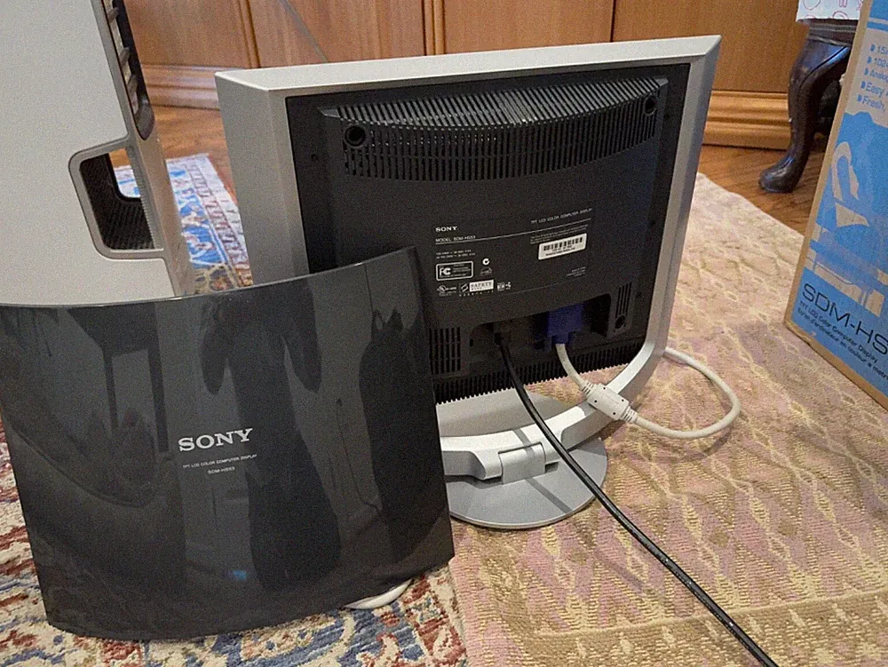 Sony SDM-HS53 LCD Computer Monitor gray with original box. PRICE REDUCED!