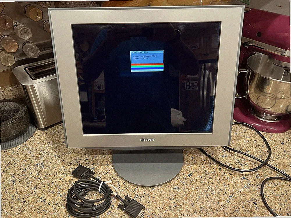 Sony SDM-HS74P 17" LCD Monitor 1280x1024 VGA DVI w/ Stand, Has Some Stuck Pixels