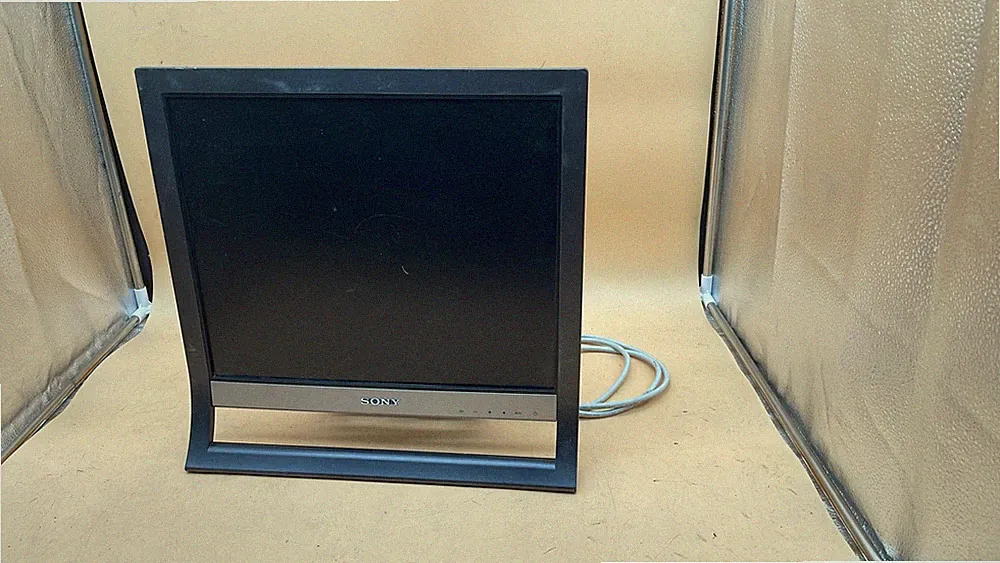 Sony SDM-HS75 17-Inch TFT LCD Color Computer Display Monitor Unit