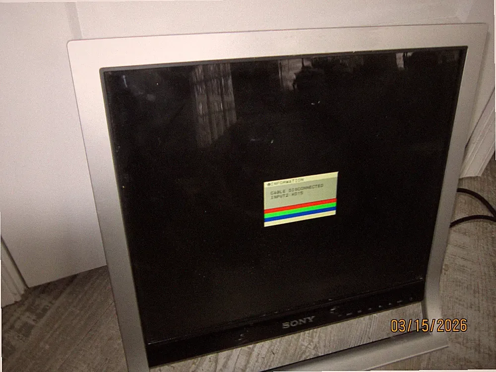 Sony SDM-HS75p LCD Monitor 1280x1024 Retro Gaming Monitor Tested No Stand