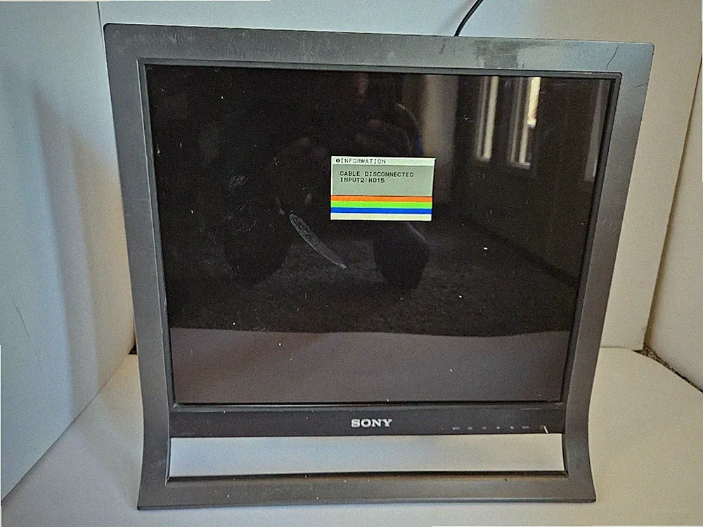 Sony SDM-HS95P XBrite LCD Monitor Screen 19” 1280X1024 w Power Cord (VGA/DVI)