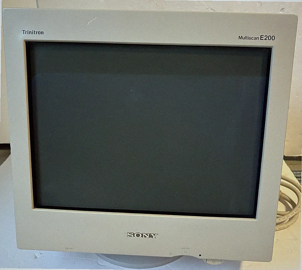 Sony Trinitron Multiscan E200 CPD-E200 17" Flat CRT Computer Display Monitor