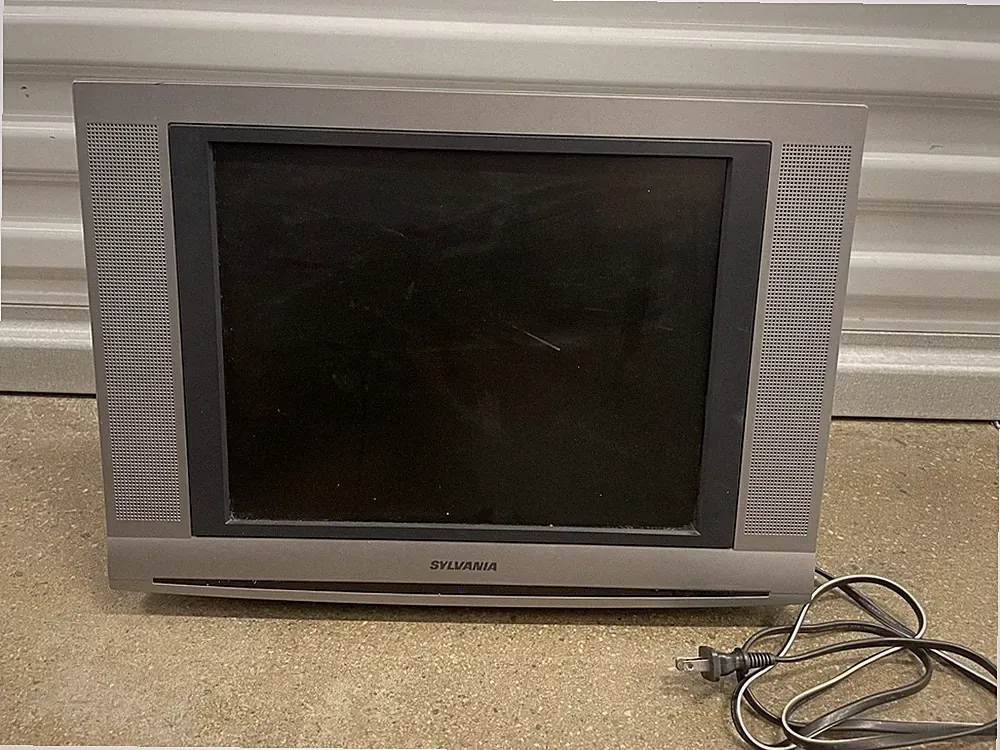 Sylvania 15" LCD TV 4:3 480p Retro Gaming 6615LCT Television - Tested/No Remote