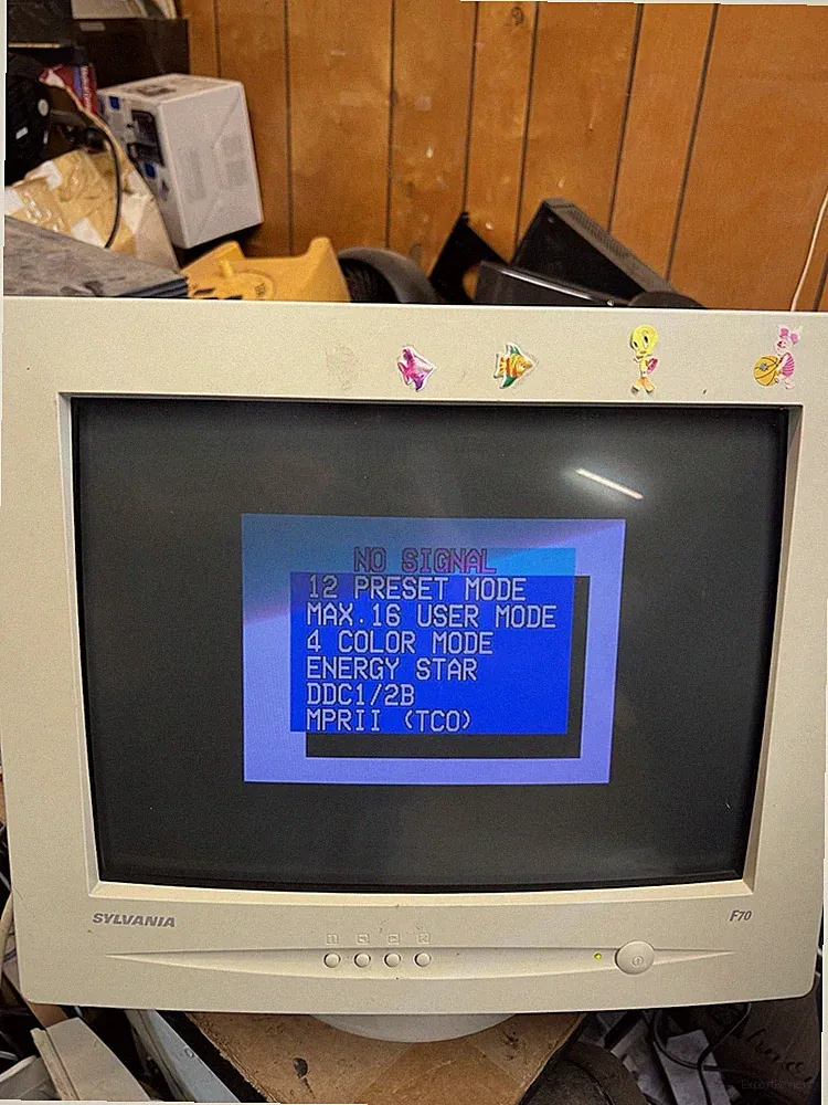 sylvania f70 Monitor 17" crt vintage retro gaming windows xp 98 rare