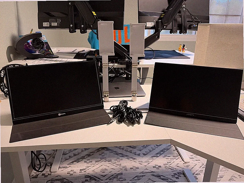 Two Arzopa Portable Monitor 15.6 Black with Stands