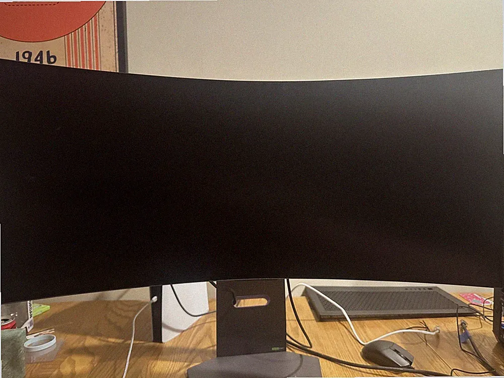 Ultragear OLED Curved Gaming Monitor 34 inch 240hz 1440p 0.03ms