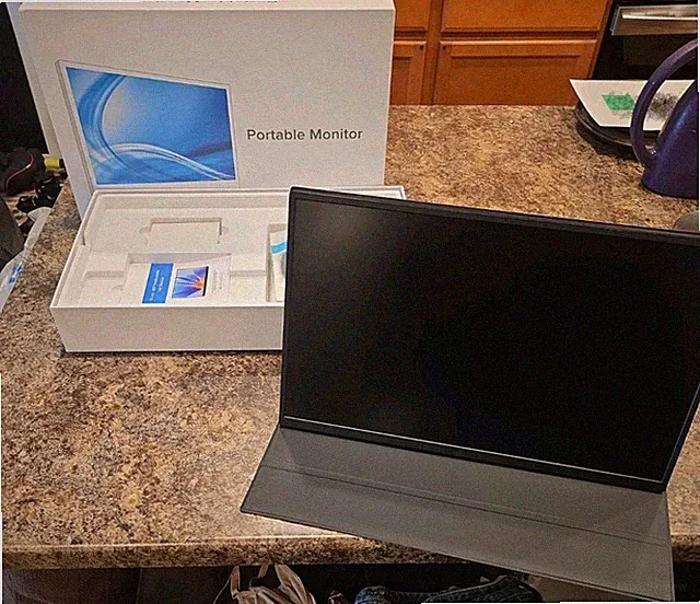 UPERFECT 18.5" 120Hz Portable Monitor Ultra Slim 100% sRGB 1080P USB C 3.1 HDMI