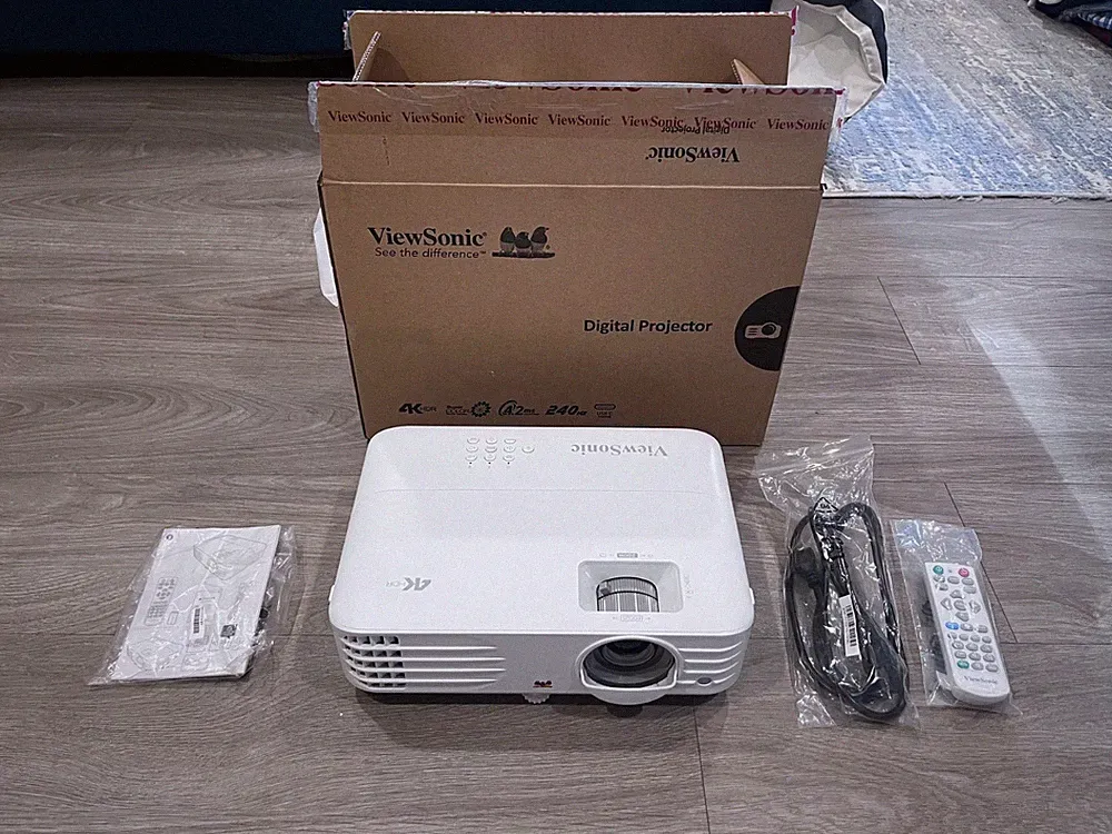 ViewSonic PX701-4k UHD 3200 Lumens 240Hz 4.2ms HDR Home Theater Projector *MINT