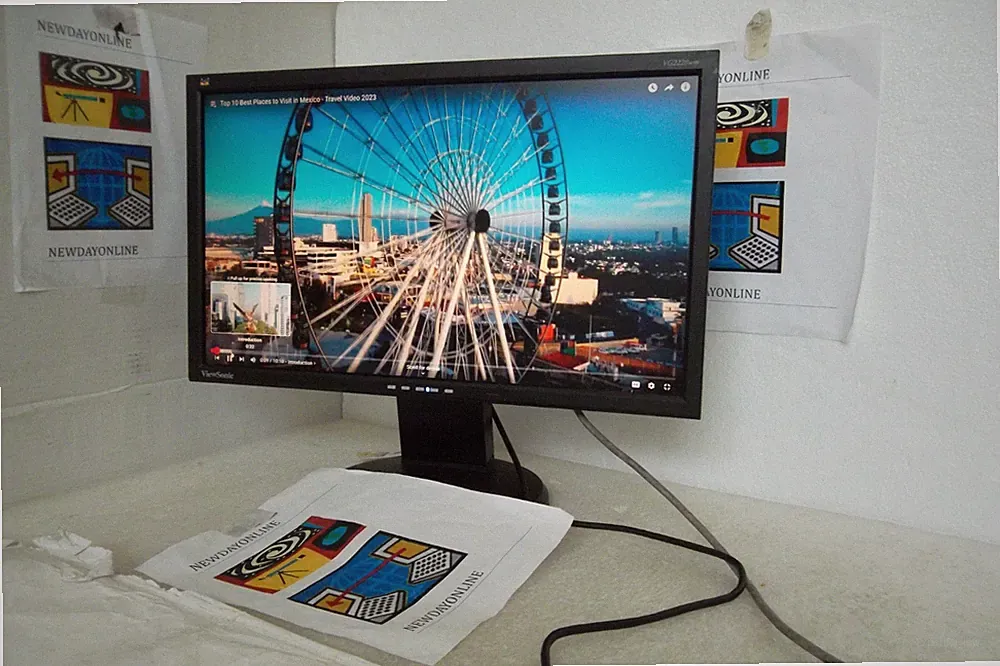 ViewSonic VG2228WM 22" Monitor w/Speakers USB Hub 1080p FHD DVI VGA Tilt VS12512