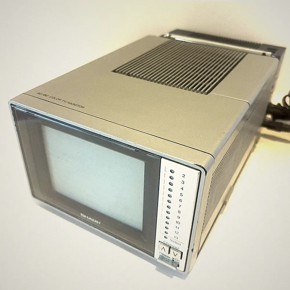 Vintage 1984 Sharp 5H12 Analog CRT Portable 5" Color TV/Monitor Retro Gaming VGC