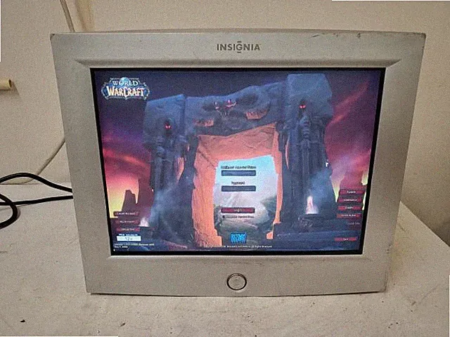 Vintage Gaming Insignia C170 786N CRT VGA 16" Computer Monitor 2004