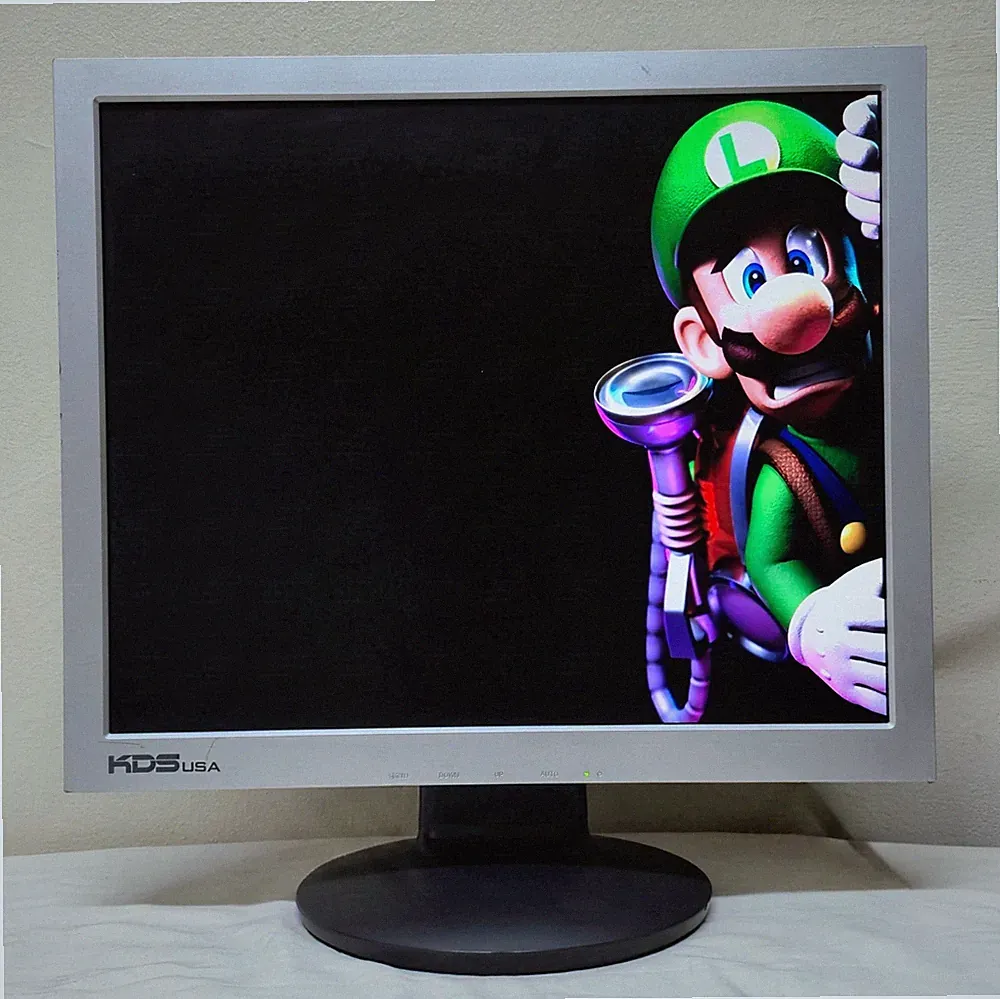 Vintage KDS K717 700P 17 Inch LCD Monitor Silver VGA Retro PC Gaming Tested Work