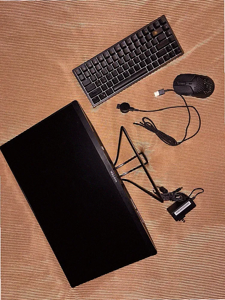 Viotek 22’ 144Hz Gaming Monitor + Accessories (READ DESCRIPTION)