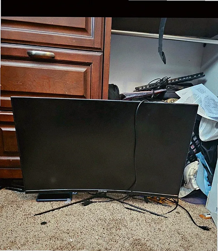 Viotek 32in Curved Screen IPS LED Monitor 60Hz HDMI Standard 16:9 Black
