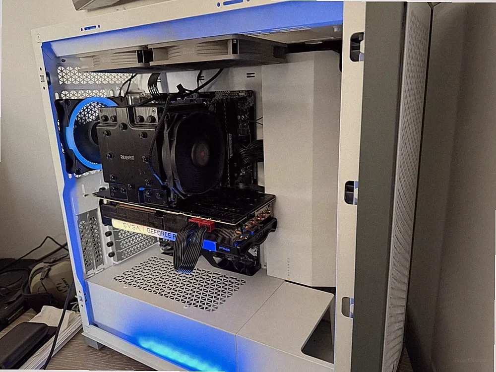 White Custom Gaming PC Build with x2 1440p monitors