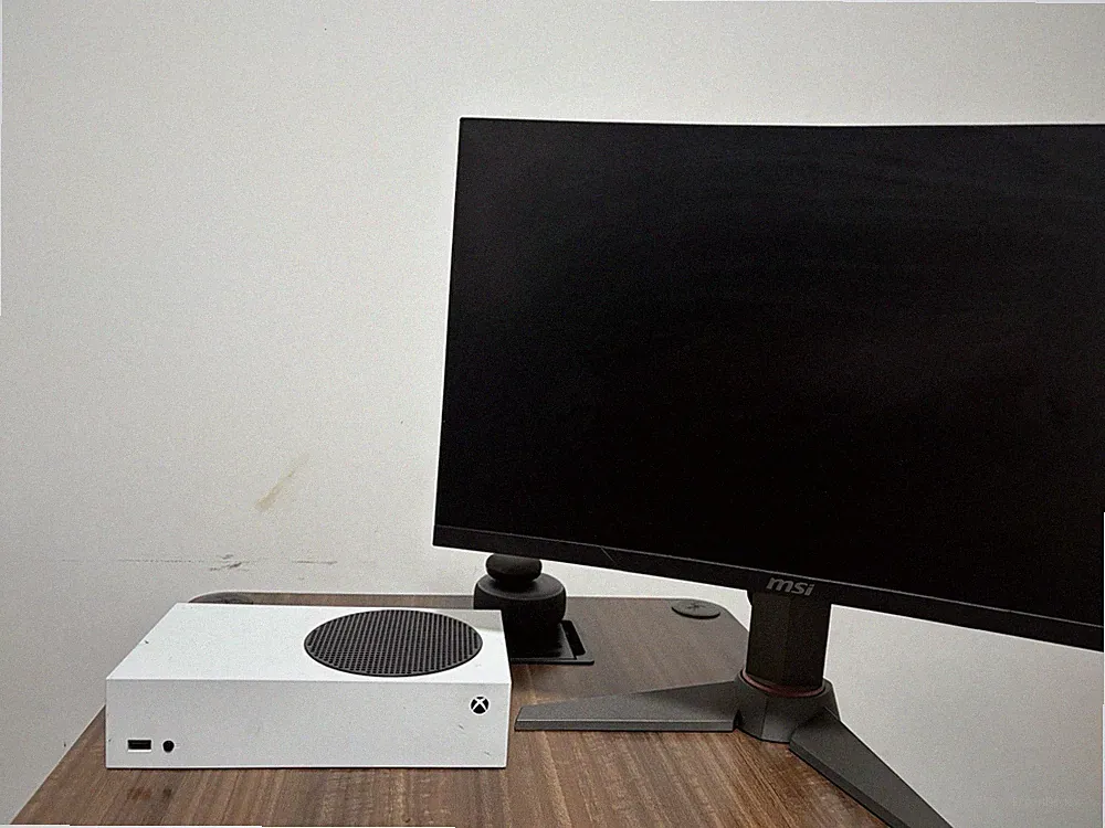 XBOX ONE SERIES S + MSI CURVED MONITOR (GREAT DEAL)